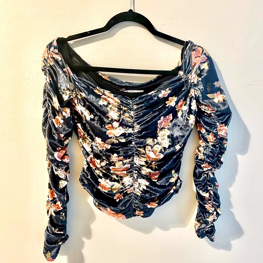 Free people NWOT Reina velvet floral top size S